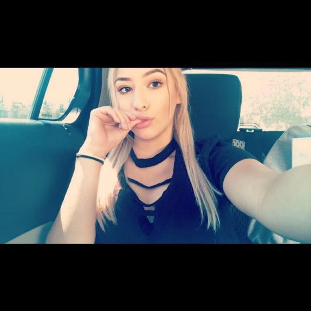 Meet your Posher, April